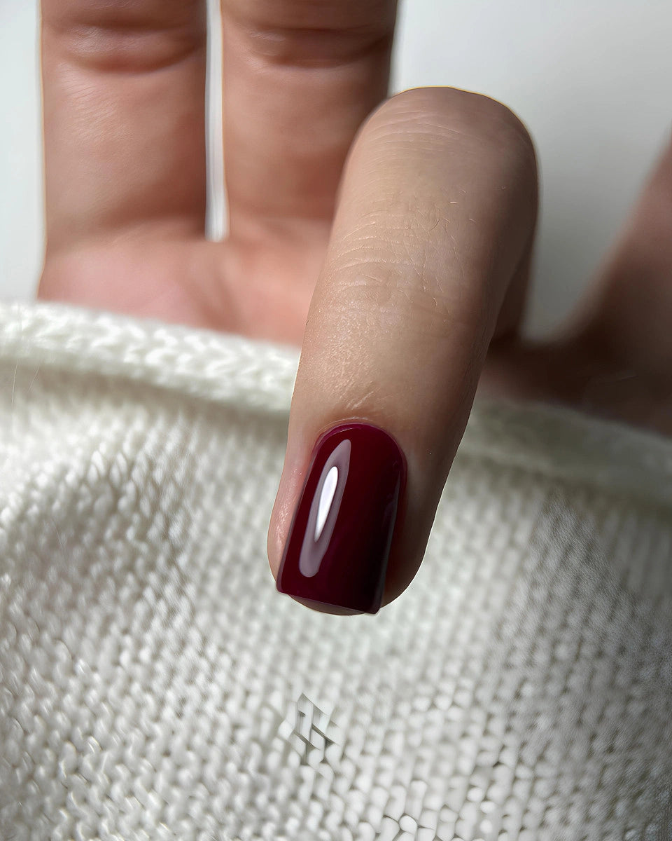 DARK - Gel polish - 010 10 ml