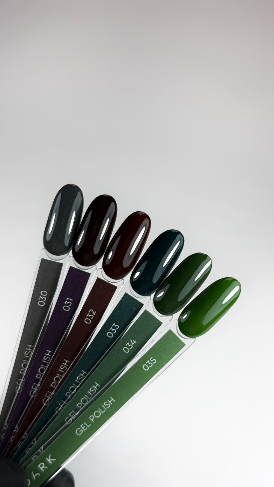 DARK - Gel polish - 031 6 ml