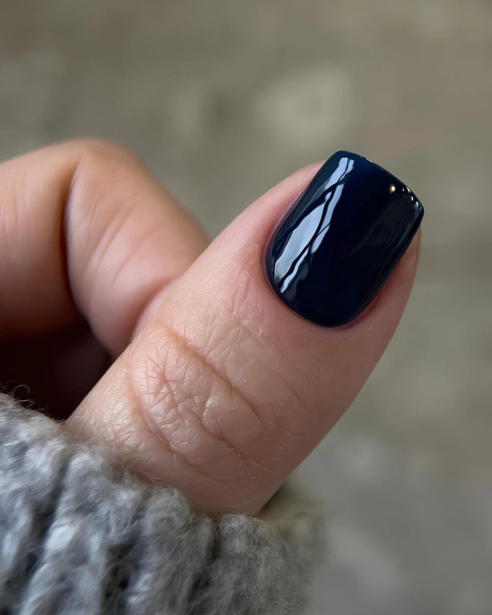 DARK - Gel polish - 022 6 ml