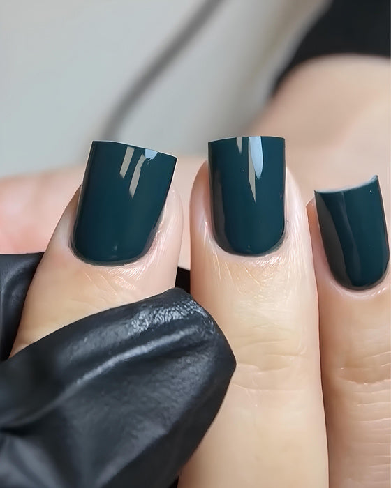 DARK - Gel polish - 033 6 ml