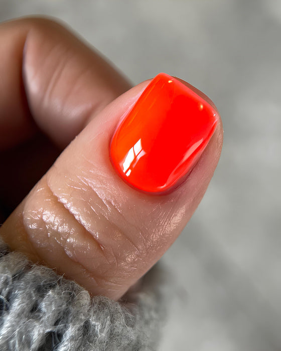DARK - Gel polish - 105 6 ml
