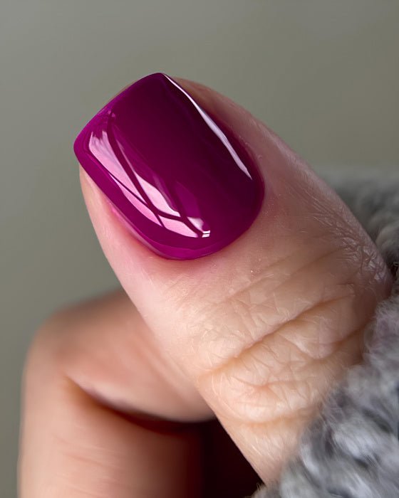 DARK DARK - Gel polish - 012 10 ml - Bellu