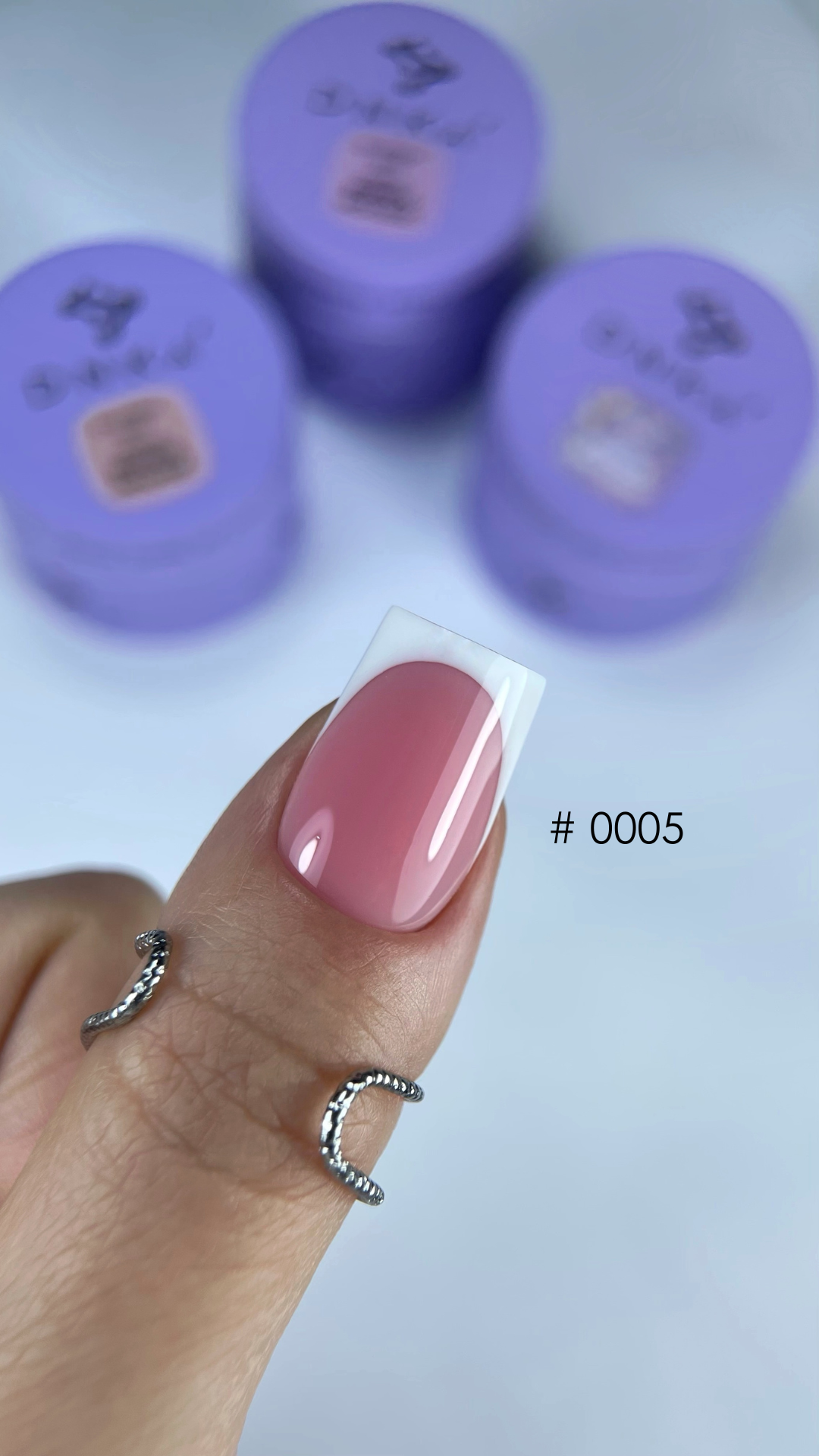 DNKa’ Builder Gel Mousse 0005 – rožnat gradilni gel na nohtu