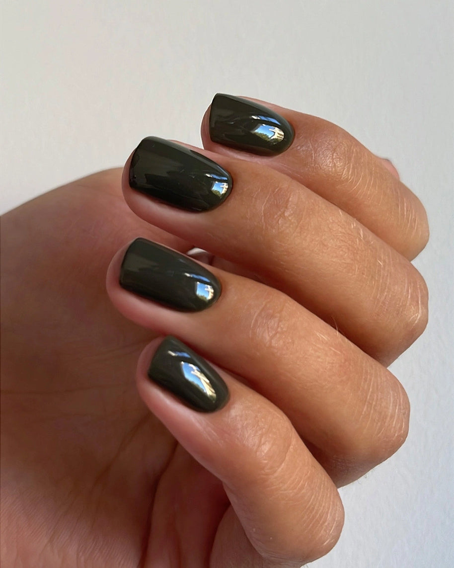 DARK - Gel polish - 187 6 ml