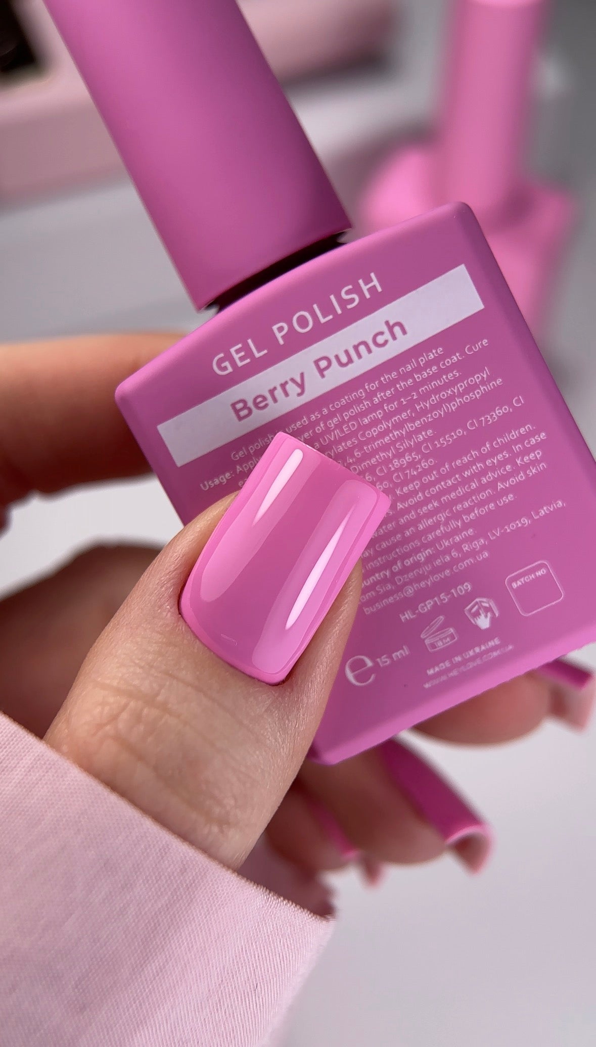 HEY LOVE HEY LOVE - Gel polish - Berry Punch 15ml - Bellu