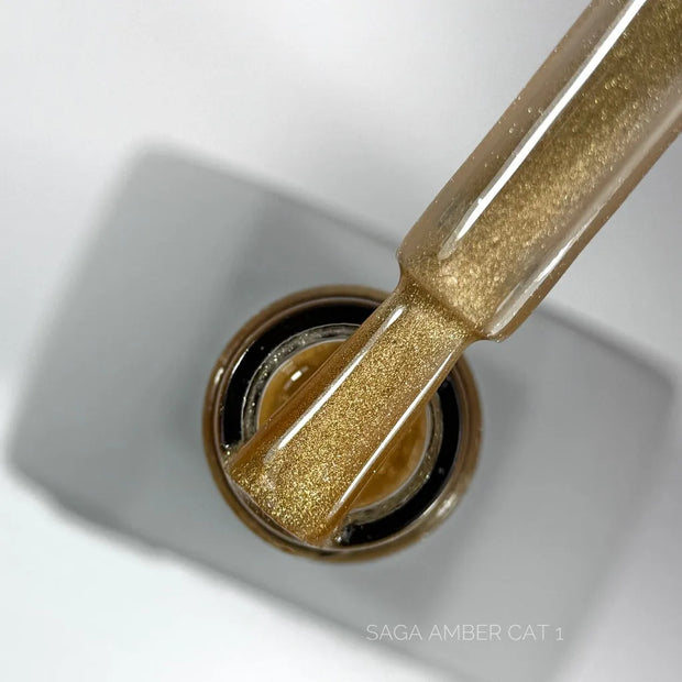SAGA Amber Cat 01, 10 ml – magnetni gel lak z učinkom mačjega očesa