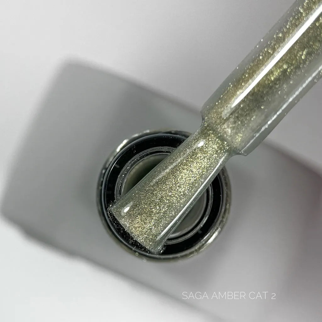SAGA Amber Cat 02, 10 ml – magnetni gel lak z učinkom mačjega očesa
