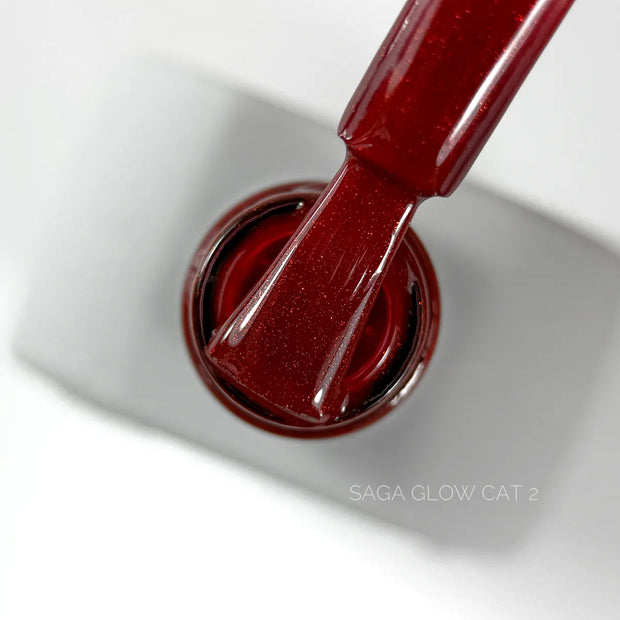 SAGA Glow Cat 02, 10 ml – prikaz odtenka in magnetnega sijaja