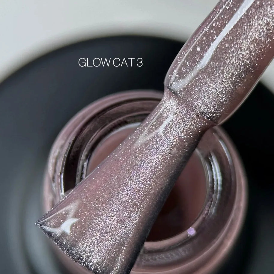 SAGA Glow Cat 03, 10 ml – magnetni gel lak z učinkom mačjega očesa