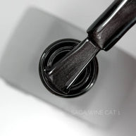 SAGA Wine Cat 01, 10 ml – prikaz odtenka in magnetnega sijaja