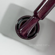 SAGA Wine Cat 04, 10 ml – prikaz odtenka in magnetnega sijaja