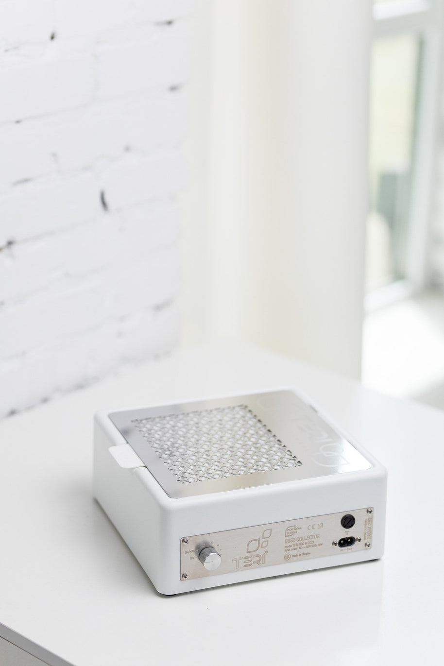 TERI TERI - Namizni sesalec prahu - 800 M 2021 - Bela & Srebrna - Bellu