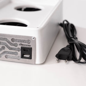 Ulka nano bele barve z napajalnim kablom | Bellu.eu