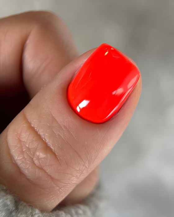 DARK - Gel polish - 052 6 ml